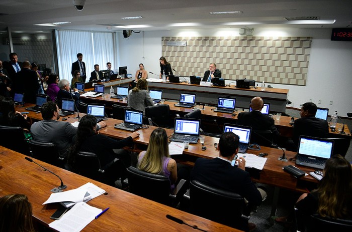 CE dá início a ciclo de discussões sobre ataques contra escolas