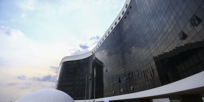 TSE anula decisão que tornava governador do Amapá inelegível