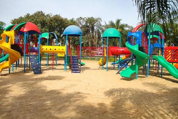 Praça pública com playground no Jardim Botânico é solicitada por vereador