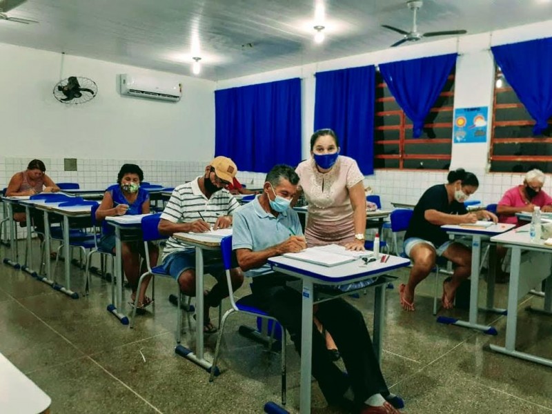 "Meu pai conhece apenas as vogais; desejo de ajudar a ele e outras famílias", relata alfabetizadora do Mais MT Muxirum