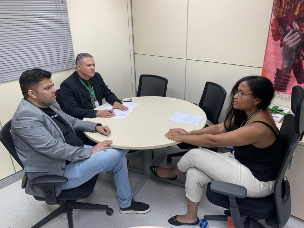 Vereador protocola pedido de viatura para patrulha Maria da Penha no Ministério da Justiça