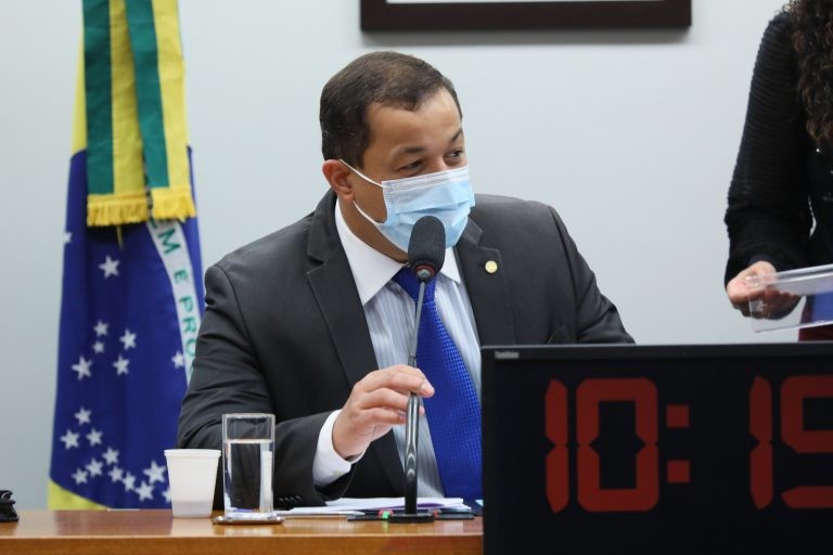 Deputados e empresários defendem volta dos cassinos para alavancar o turismo