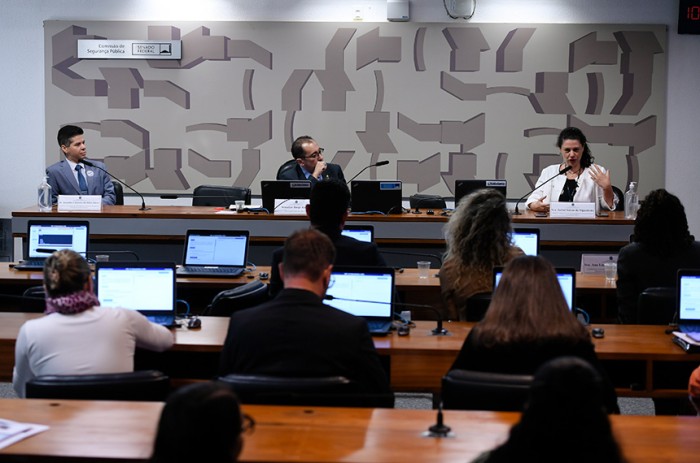 Ampliação da coleta de DNA de condenados causa controvérsia