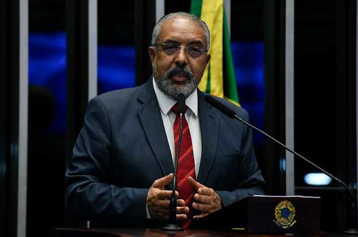 Paim chama a atenção para dificuldades enfrentadas por pessoas com deficiência