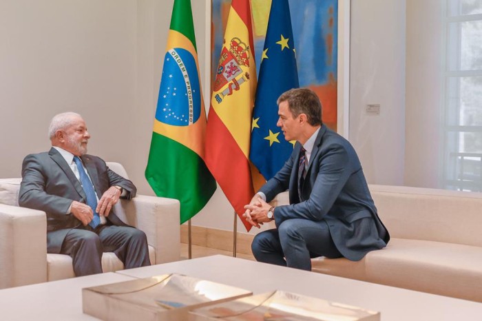 Brasil e Espanha assinam acordos em educação, trabalho e pesquisa