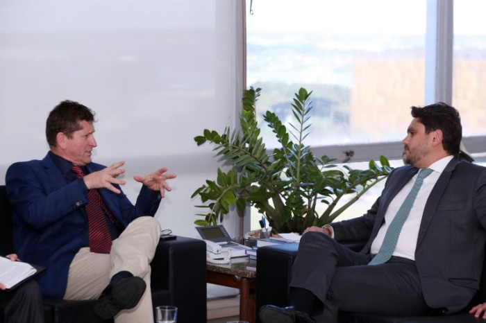 Ministro das Comunicações garante apoio na ampliação da rede legislativa de rádio e TV