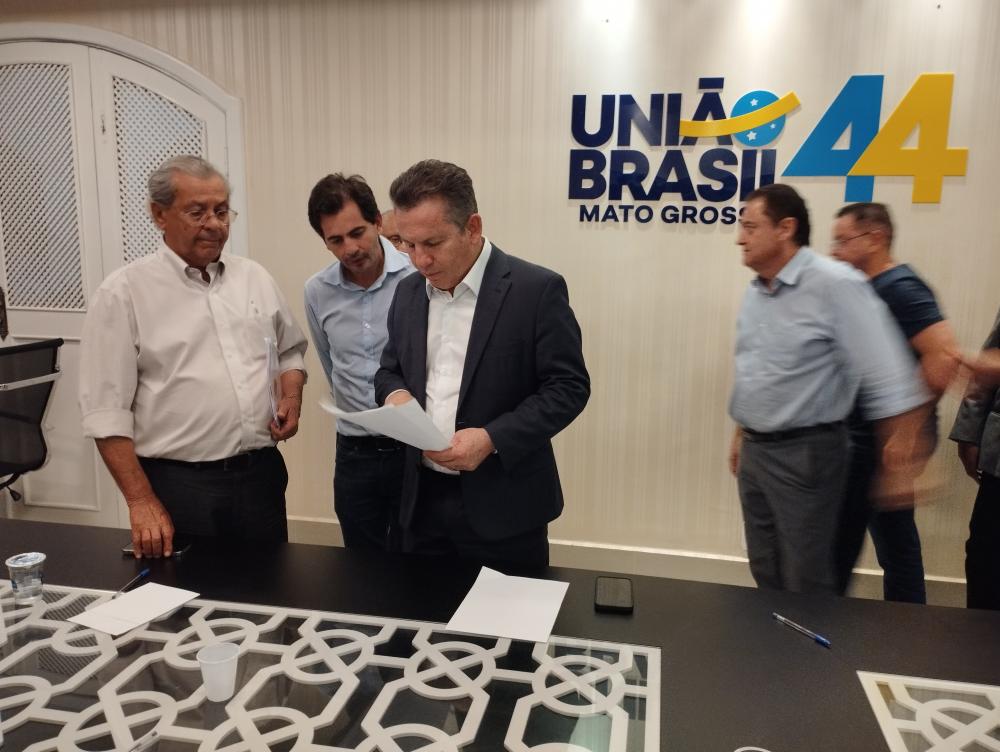 Mauro Mendes anuncia permanência de todos no União Brasil, e quem estava insatisfeito fará parte do diretório estadual 