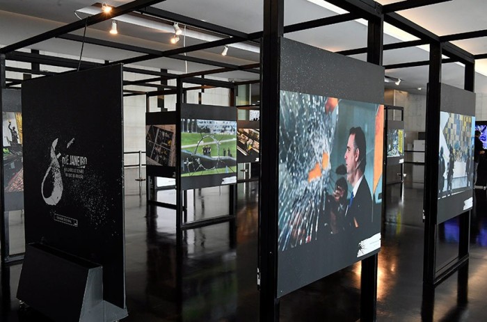 Exposição de fotos resgatou memória dos ataques antidemocráticos