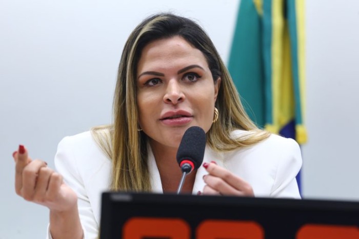 Diretora do Fórum de Segurança diz que debate sobre gênero pode reduzir violência contra mulher