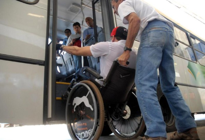 Preconceito atinge 3 em cada 4 pessoas com deficiência ao se deslocar