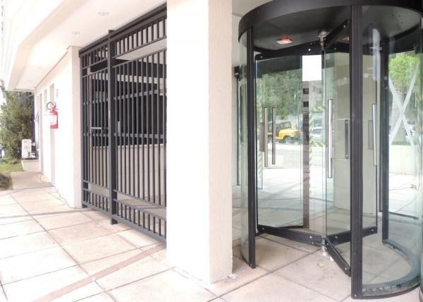 Vereador pede detector de metais em escolas e cemeis de Sorriso