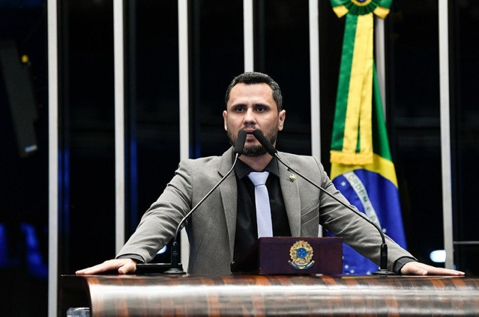 Cleitinho diz que, além do aumento do salário mínimo, é preciso conter a inflação