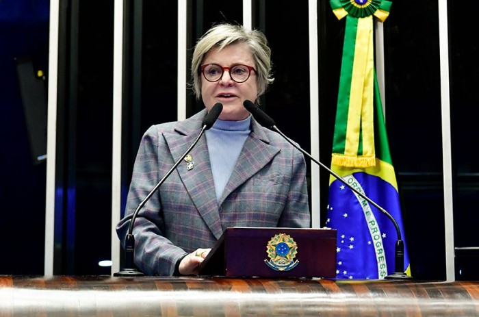 Margareth Buzetti apresenta projeto para ampliar direito das mulheres à reconstrução dos seios