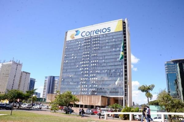 Presidente da Câmara pede melhorias no serviço de entrega de correspondências