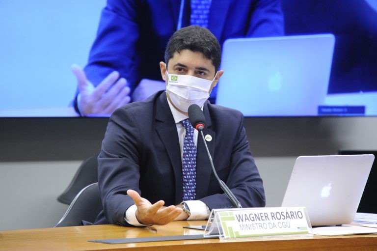 Comissão recebe ministro da CGU na terça para explicar denúncias de sobrepreço na compra de tratores