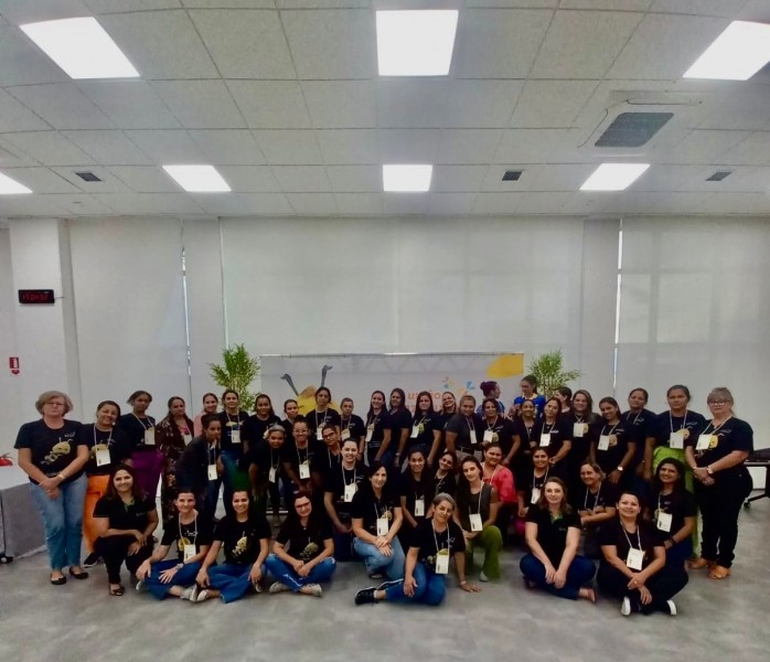 Educadores da rede municipal de ensino recebem habilitação para atuar no Programa A União Faz a Vida