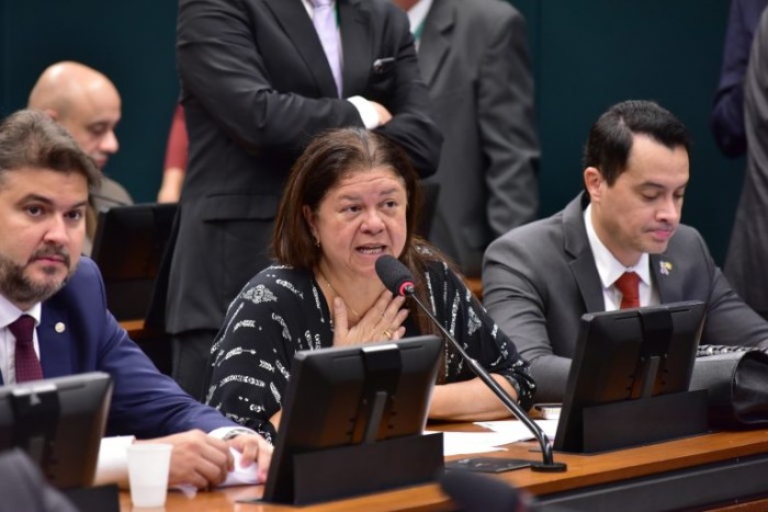 CCJ aprova projeto que prevê controle de qualidade dos remédios após comercialização