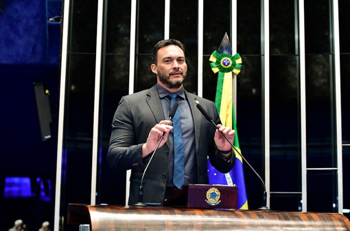 Styvenson destaca PL que tipifica atos do crime organizado como terrorismo