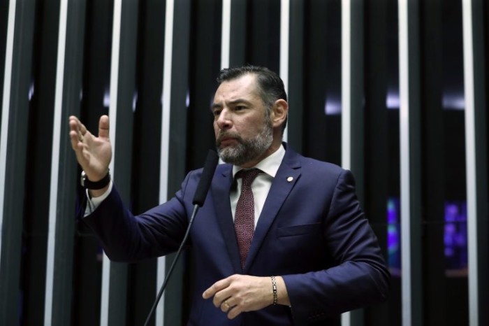 CCJ aprova realização de campanhas de conscientização sobre automedicação