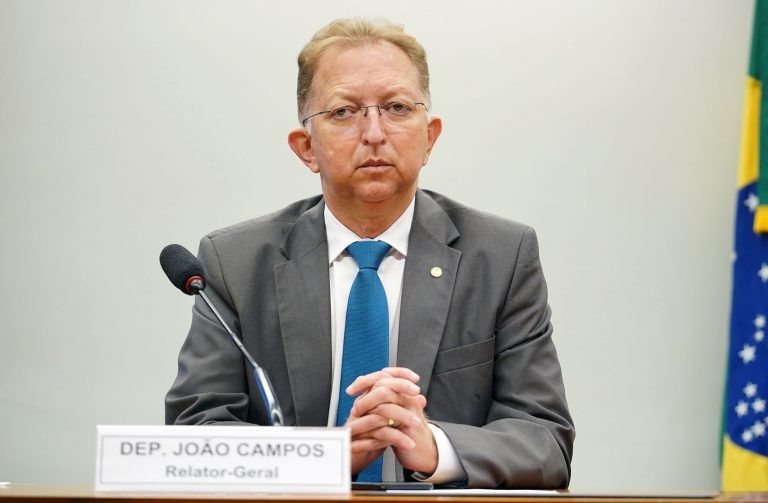 Comissão rejeita proposta que revoga a lei da prisão temporária