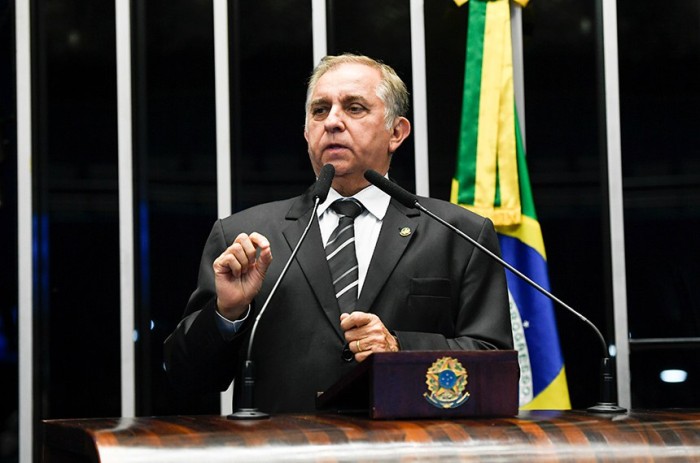 Izalci critica expectativa de arrecadação anunciada pelo governo