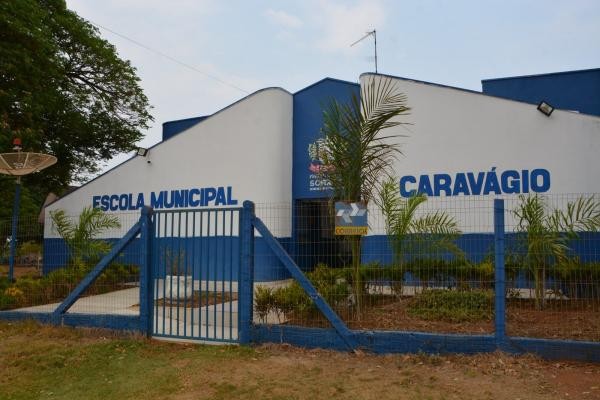 Presidente da Câmara sugere instalação de climatizador na quadra da Escola do Caravágio