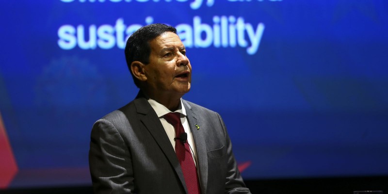 Brasil precisa preservar ao menos 80% da Amazônia, diz vice-presidente