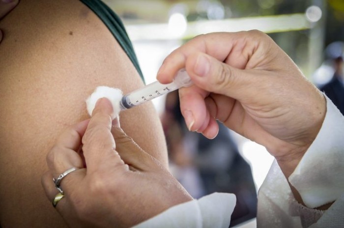 Comissão de Saúde debate ampliação de oferta de vacinas para pessoas com diabetes ou obesidade