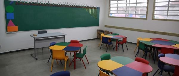 Parlamentar reitera pedido por construção de escola no Jardim dos Ipês