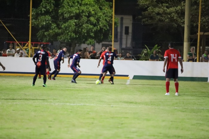 Copa Reolon Agriterra de Futebol Sete teve início com apresentação de 43 equipes inscritas