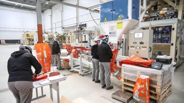 Vereador requer emenda parlamentar para construção de fábrica de ração