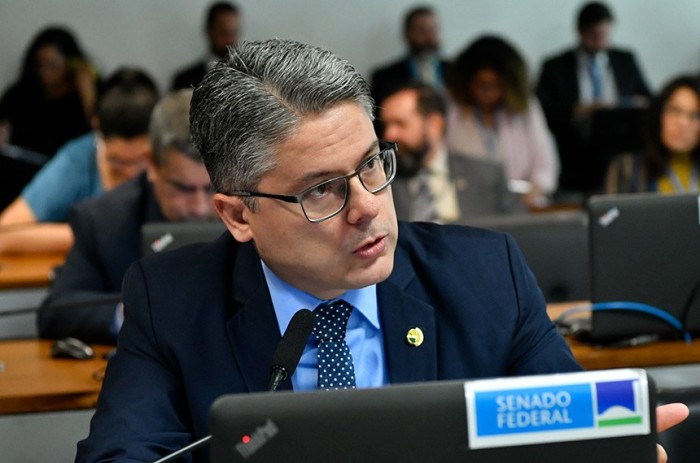 Policial disfarçado online pode investigar pedofilia, aprova CSP