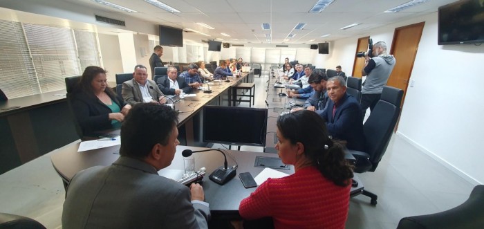 Termo de pedido de regularização ambiental do Assentamento Jonas Pinheiro é entregue na AGU