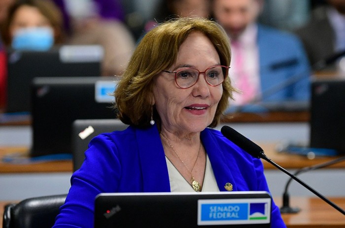 CCJ aprova mensagens sobre malefícios das drogas em livros didáticos