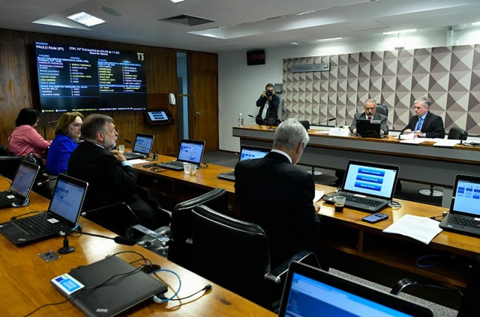 CDH vai debater criação de banco de dados público sobre pedófilos