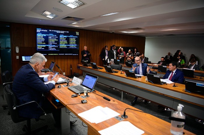 Comissão analisa ensino de direitos humanos a agentes de segurança