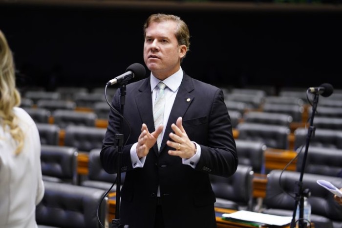 Comissão aprova equiparação entre agentes de vigilância sanitária, comunitários de saúde e de combate a endemias