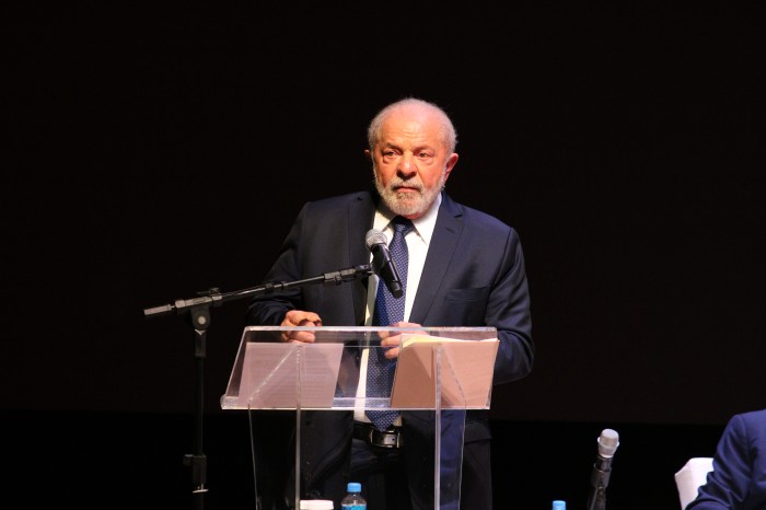 Lula defende ajuda para exportadores venderem à Argentina