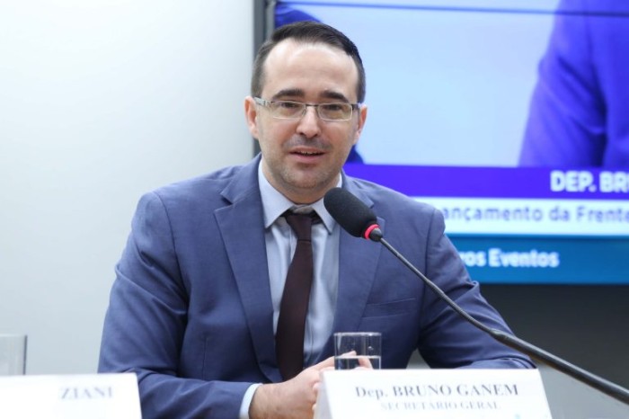 Comissão aprova projeto que estende para 60 dias a validade da CNH após vencimento