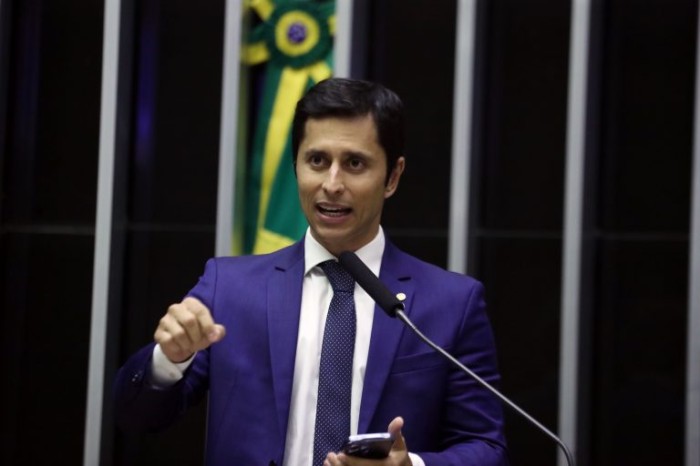 Projeto define direitos do consumidor para produto vencido ou com preços divergentes em mercados