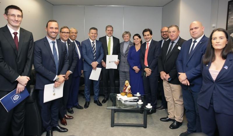 Governador defende importância da Ferrogrão com ministros do STF