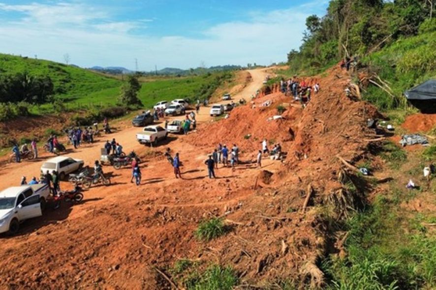 Boatos de ouro enterrado em propriedade rural atrai mais de 200 moradores para município 