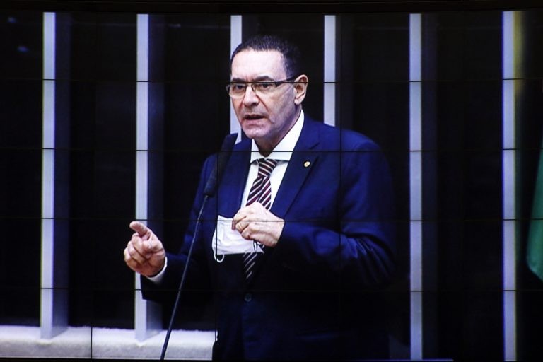 Debatedores defendem prorrogação de incentivos fiscais para a indústria nacional de semicondutores