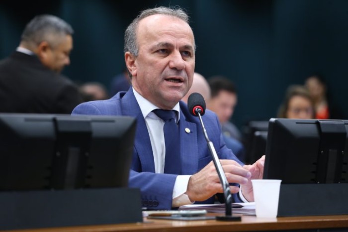 Comissão aprova projeto que permite a pequeno empreendedor ser representado por preposto na justiça