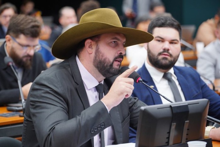 Comissão debate autonomia indígena para produzir na própria terra