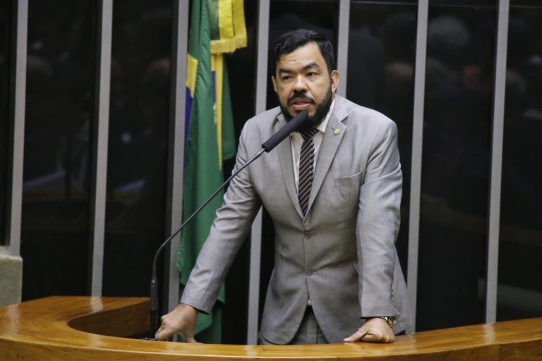 Projeto penaliza integralmente pai ou mãe que cometer crime contra filho
