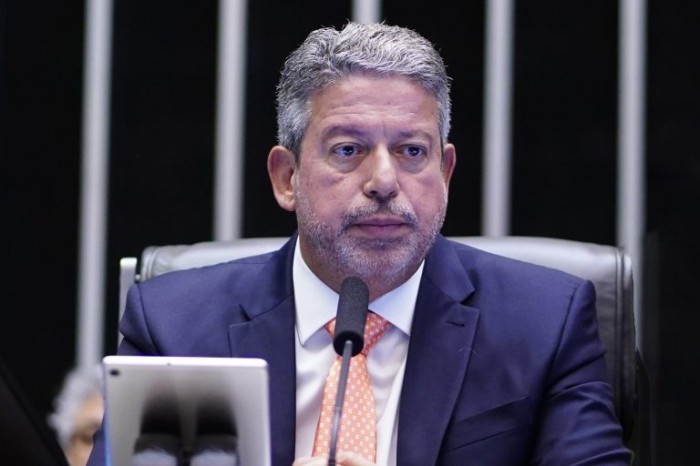 Após reunião com Lula, Lira diz que governo sinalizou mudanças na articulação política