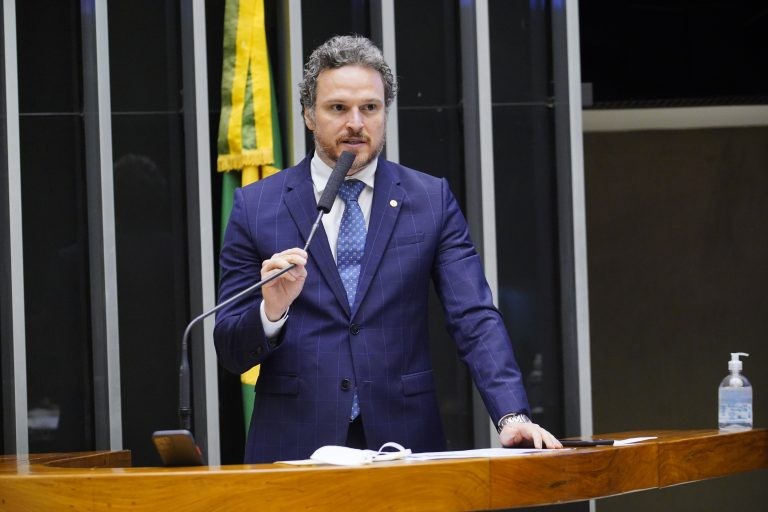 Projeto determina identificação de comprador de inseticida que oferece risco a animal doméstico