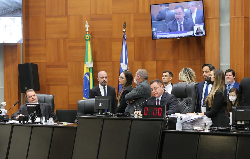 Deputados aprovam regulamentação da profissão de intérprete de libras