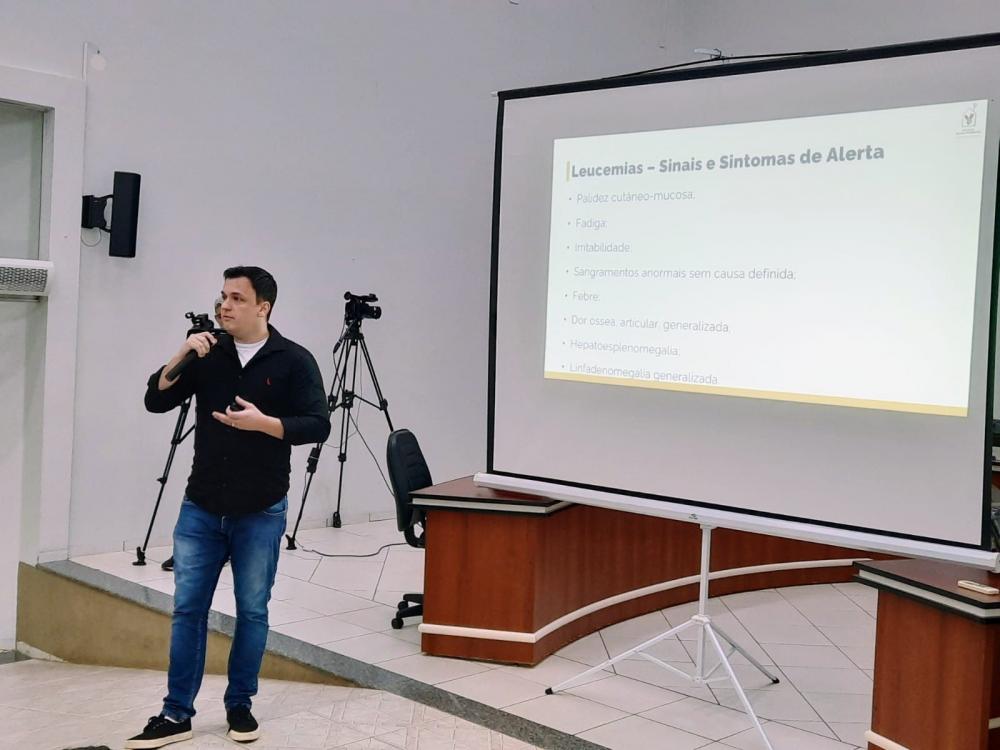 Diagnóstico Precoce do Câncer Infantil: projeto capacita proﬁssionais e estudantes de MT 